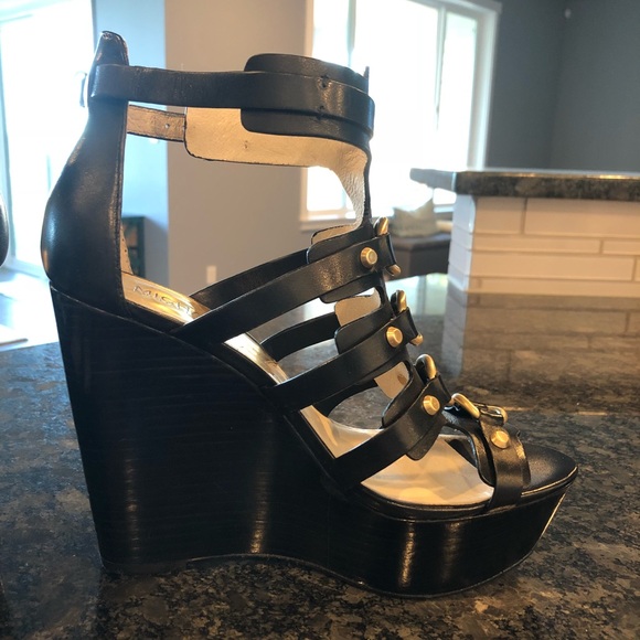 Brand new, never worn Michael Kors  shoes - Picture 3 of 4